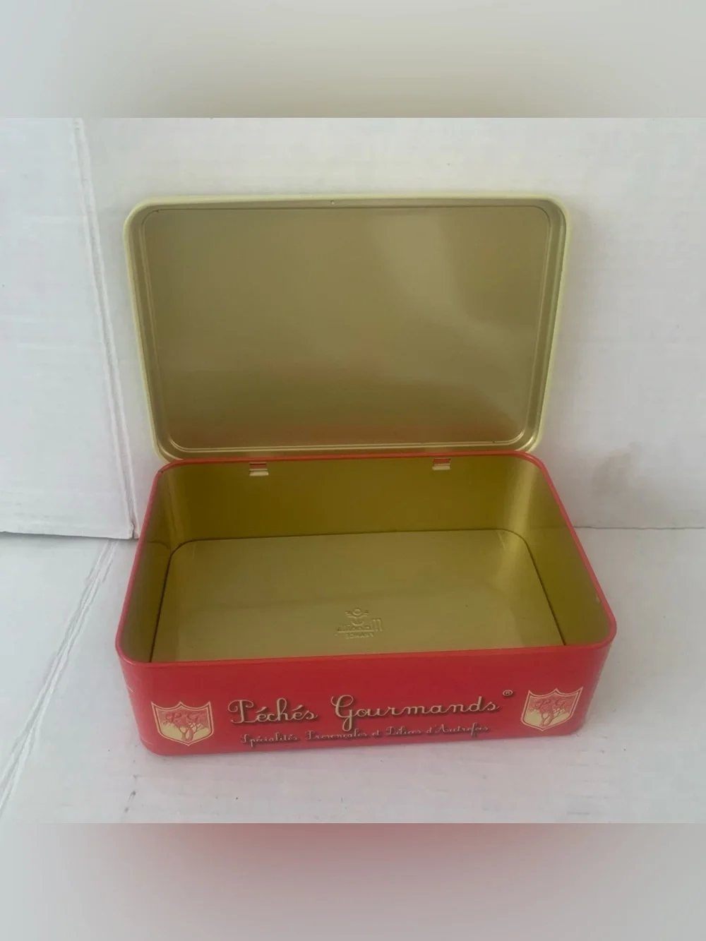 Vintage Peches Gouramand French Pastry Biscuit Chocolats Tin French Cafe's